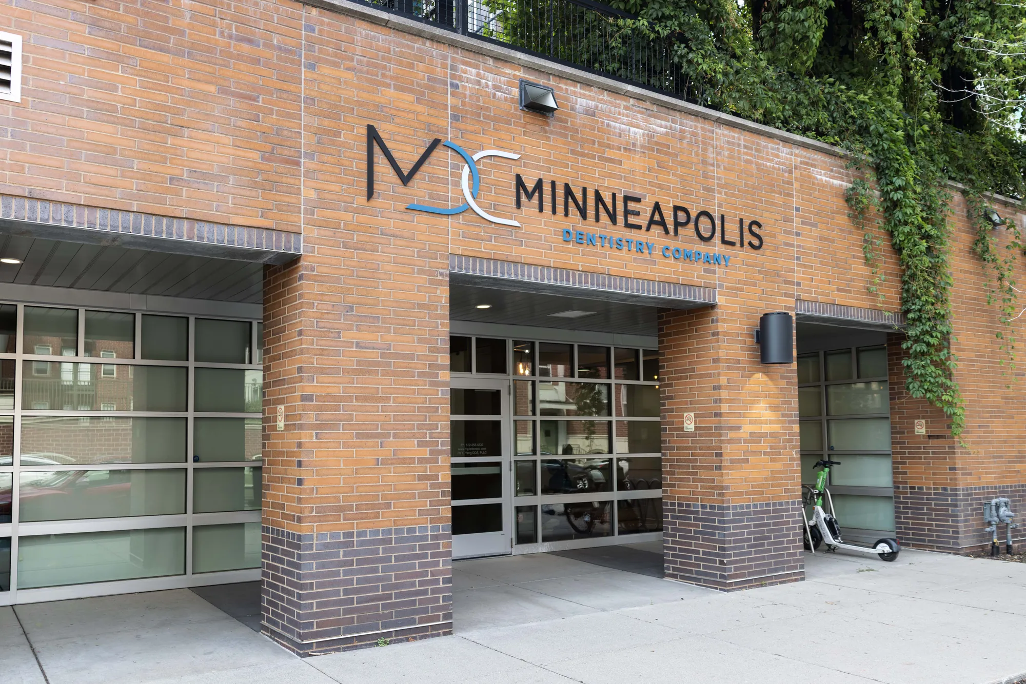 Minneapolis Dentistry Company building entrance on Aldrich Ave S